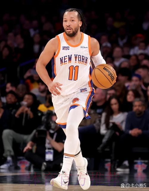 尼克斯记者：唐斯三分命中率大幅下滑，已接近生涯新低